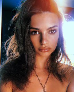 Emily Ratajkowski Sexy - TheFappeningBlog.com 4.jpg