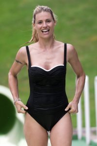 Michelle Hunziker and Aurora Ramazzotti Sexy - TheFappeningBlog.com 5.jpg