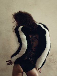 Catherine-McNeil-Sexy-15.jpg Catherine-McNeil-Sexy-15.jpg