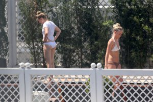 Amber-Heard-in-a-Bikini-1.jpg