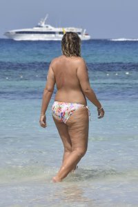 Fiona Falkiner Topless - TheFappeningBlog.com 10.jpg