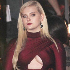 Abigail Breslin Underboob - TheFappeningBlog.com 9.jpg