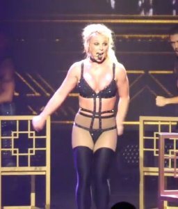 Britney Spears Nip Slip 1 thefappeningblog.com.jpg