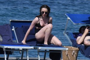 Lily Collins Sexy - TheFappeningBlog.com 10.jpg