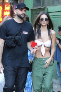 Emily Ratajkowski Sexy - TheFappeningBlog.com 17.jpg