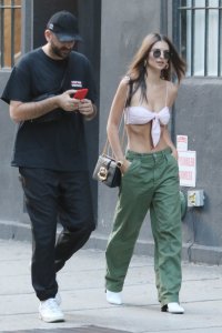 Emily Ratajkowski Sexy - TheFappeningBlog.com 21.jpg