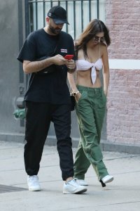 Emily Ratajkowski Sexy - TheFappeningBlog.com 25.jpg