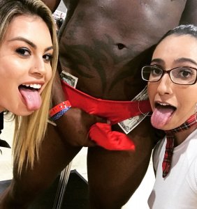 Veronica Valentine Sexy Topless - TheFappeningBlog.com 5.jpg