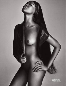 Naomi-Campbell-Topless-6.jpg