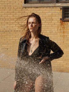 Georgia Hilmer-Emma-Oak-Sexy-Topless-7.jpg