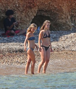 Lady Amelia Windsor Sexy - TheFappeningBlog.com 6.jpg