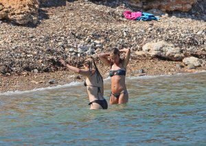 Lady Amelia Windsor Sexy - TheFappeningBlog.com 25.jpg