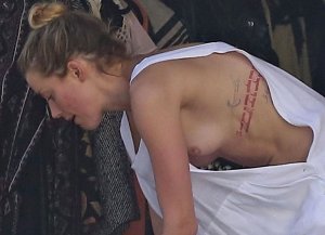 Amber Heard Nude Nip Slip - TheFappeningBlog.com 10.jpg