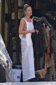 Amber Heard Nude Nip Slip - TheFappeningBlog.com 23.jpg