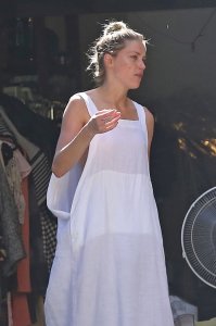 Amber Heard Nude Nip Slip - TheFappeningBlog.com 24.jpg