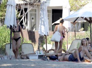 Lady Amelia Windsor Sexy & Topless - TheFappeningBlog.com 44.jpg