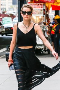 Amber Heard Braless - TheFappeningBlog.com 11.jpg
