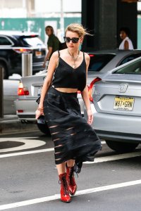 Amber Heard Braless - TheFappeningBlog.com 10.jpg