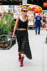 Amber Heard Braless - TheFappeningBlog.com 19.jpg