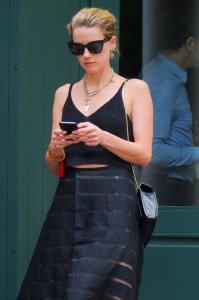 Amber Heard Braless - TheFappeningBlog.com 28.jpg