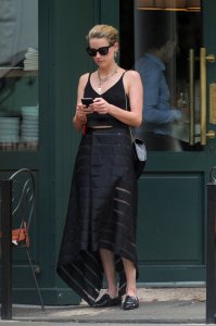 Amber Heard Braless - TheFappeningBlog.com 32.jpg