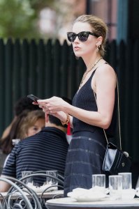Amber Heard Braless - TheFappeningBlog.com 37.jpg
