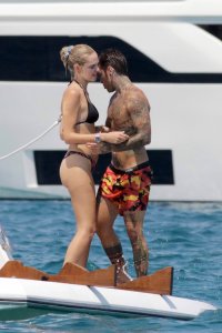 Chiara Ferragni Sexy - TheFappeningBlog.com 17.jpg