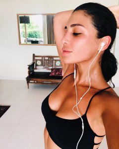 Santa Dimopulos Nude & Sexy - TheFappeningBlog.com 11.jpg