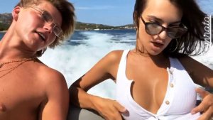 Emily Ratajkowski Sexy 24 thefappeningblog.com.jpg