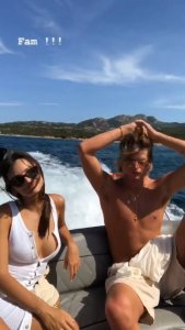 Emily Ratajkowski Sexy 36 thefappeningblog.com.jpg