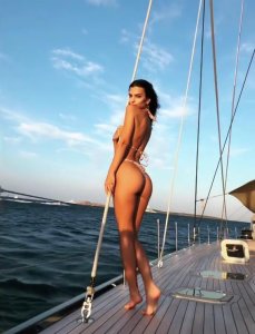 Emily Ratajkowski Sexy Inst- TheFappeningBlog.com 3.JPG
