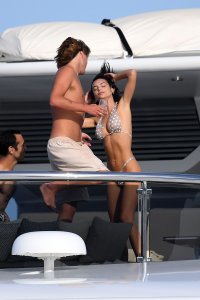 Emily Ratajkowski Sexy Paps - TheFappeningBlog.com 1.jpg