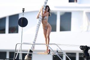 Emily Ratajkowski Sexy Paps - TheFappeningBlog.com 47.jpg