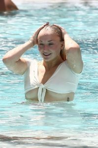 Sophie Turner Sexy - TheFappeningBlog.com 8.jpg