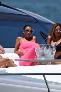 Kim Kardashian Sexy - TheFappeningBlog.com 87.jpg