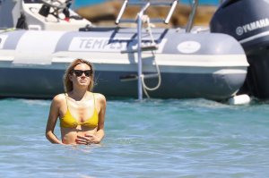 Camille Rowe Sexy - TheFappeningBlog.com 7.jpg