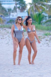 Kim Kardashian & Larsa Pippen Seen Sexy - TheFappeningBlog.com 4.jpg