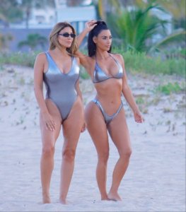 Kim Kardashian & Larsa Pippen Seen Sexy - TheFappeningBlog.com 23.jpg