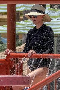 Charlize Theron Sexy - TheFappeningBlog.com 6.jpg