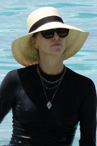 Charlize Theron Sexy - TheFappeningBlog.com 15.jpg