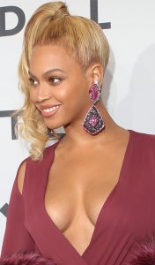 Beyonce-Cleavage-23.jpg