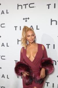 Beyonce-Cleavage-27.jpg