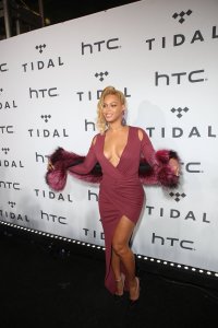 Beyonce-Cleavage-29.jpg