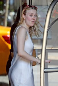 Dakota Fanning Braless - TheFappeningBlog.com 7.jpg