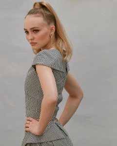 Lily-Rose Depp Sexy - TheFappeningBlog.com 2.jpg