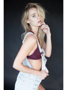 Amber Davis Nude & Sexy - TheFappeningBlog.com 18.jpg