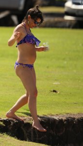 Evangeline-Lilly-in-a-Bikini-9.jpg
