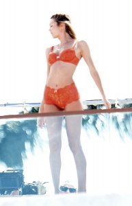 Candice-Swanepoel-Sexy-23.jpg