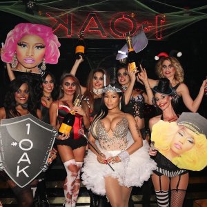 Nicki-Minaj-Cleavage-3.jpg