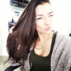 Averey Tressler Nude & Sexy - TheFappeningBlog.com 15.jpg